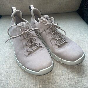 Ecco Light Brown Lace-Up Sneakers